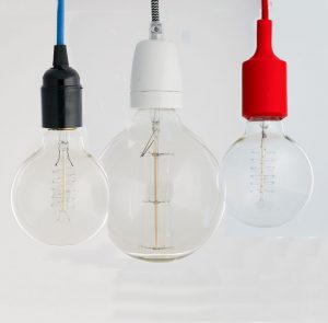 Ako-si-vytvoriť-vlastné-umelecké-svietidlo