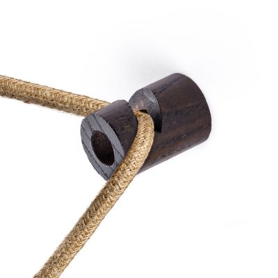 Decentralizér - stropný alebo nástenný háčik pre textilné káble z dreva vo wenge farbe