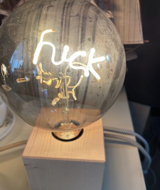 LED Žiarovka FUCK s dymovým sklom pre stolové lampy - 2.AKOSŤ – Kozmetická vada - Image 3