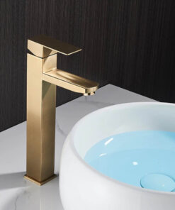 Vysoká moderná vodovodná batéria - česaná zlatá farba