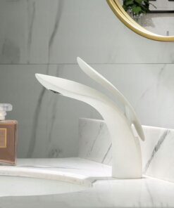 Moderná dizajnová umývadlová batéria v bielej lesklej farbe – 2.AKOSŤ – Kozmetická vada